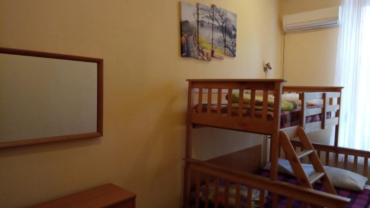 Vishnya Hostel دنيبروبيتروفسك المظهر الخارجي الصورة